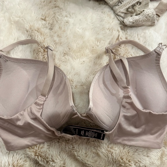 Victorias Secret Bombshell Bras Set of 4! 32D, 32C, 34C - Picture 10 of 10